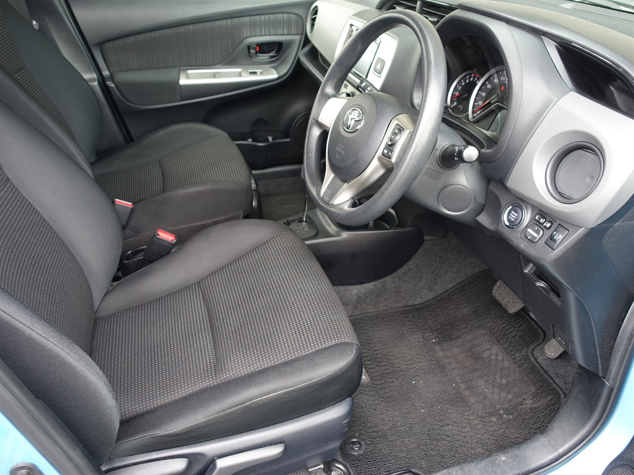 2014 Toyota Vitz