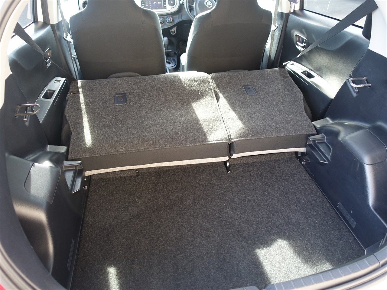 2013 Toyota Vitz