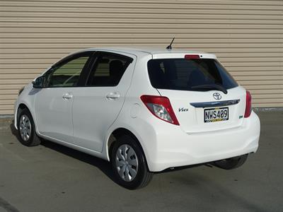 2013 Toyota Vitz - Thumbnail