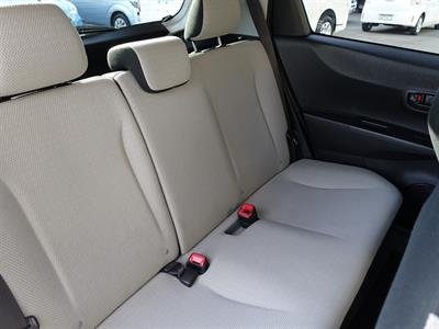 2013 Toyota Vitz - Thumbnail