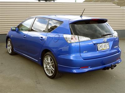 2005 Toyota Caldina - Thumbnail