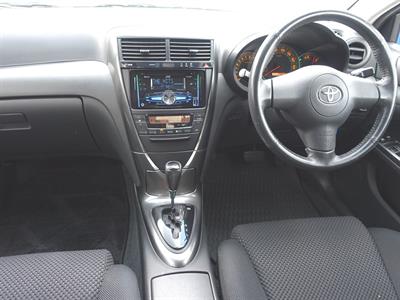 2005 Toyota Caldina - Thumbnail