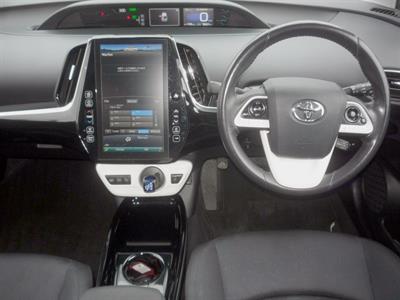 2017 Toyota Prius PHV - Thumbnail