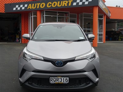 2017 Toyota C-HR - Thumbnail