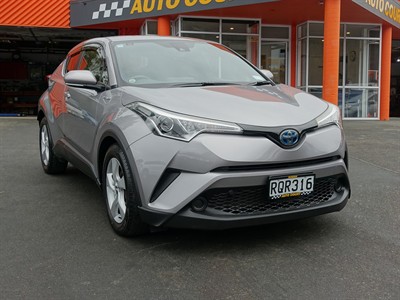 2017 Toyota C-HR - Thumbnail