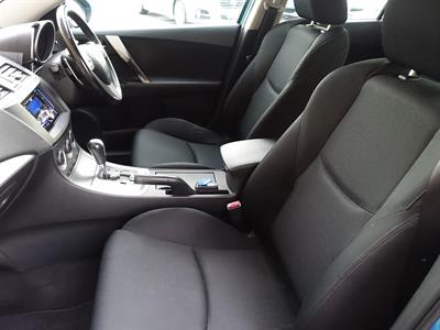 2011 Mazda Axela - Thumbnail
