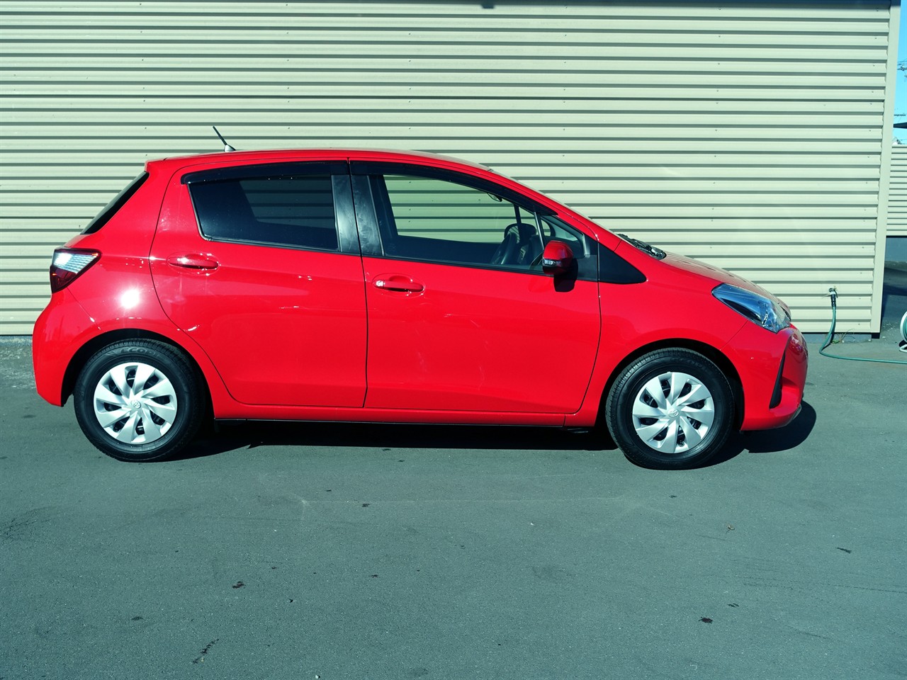 2017 Toyota Vitz