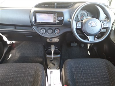 2017 Toyota Vitz - Thumbnail