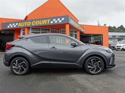 2021 Toyota C-HR - Thumbnail