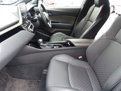 2021 Toyota C-HR - Thumbnail