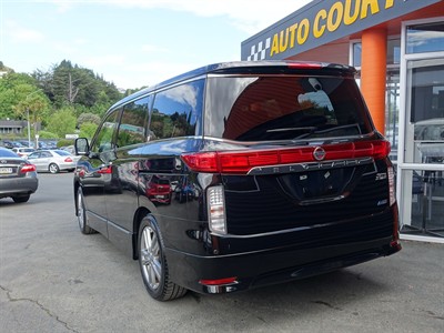 2013 Nissan Elgrand - Thumbnail