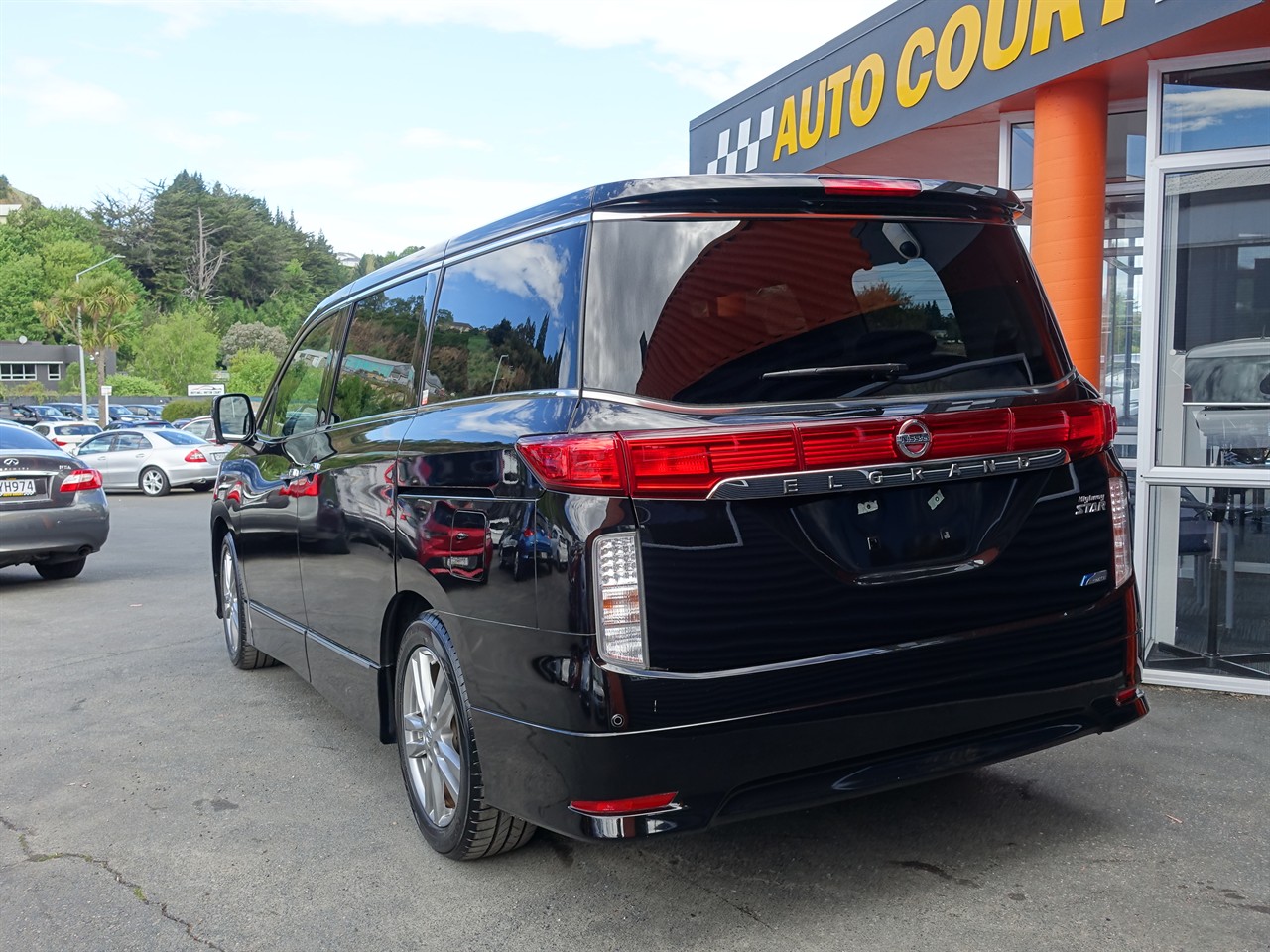 2013 Nissan Elgrand