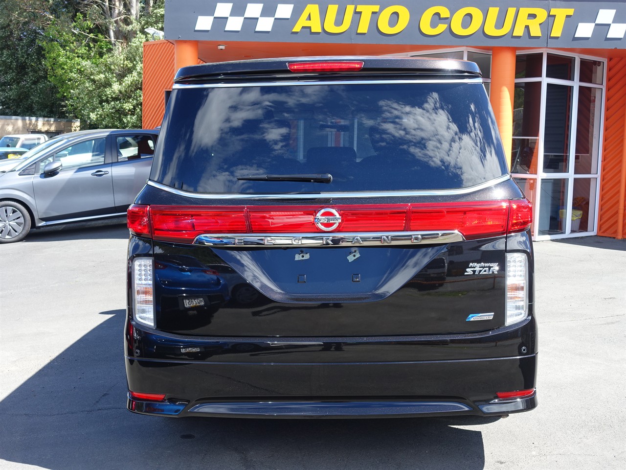 2013 Nissan Elgrand
