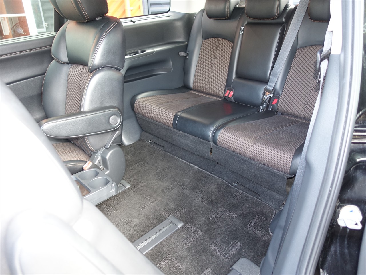 2013 Nissan Elgrand