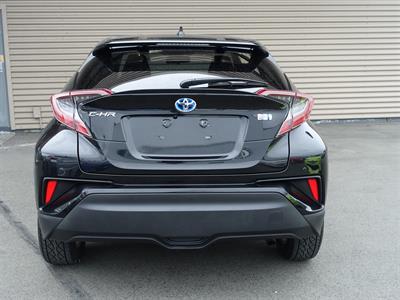 2018 Toyota C-HR - Thumbnail