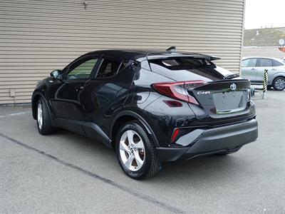 2018 Toyota C-HR - Thumbnail