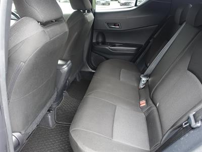 2018 Toyota C-HR - Thumbnail