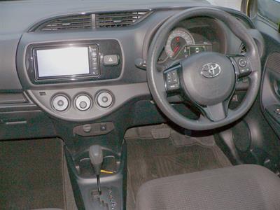 2018 Toyota Vitz - Thumbnail