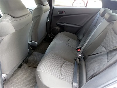 2018 Toyota Prius - Thumbnail