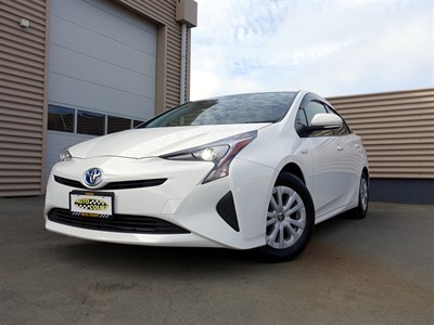 2018 Toyota Prius - Thumbnail