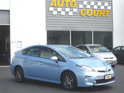2012 Toyota Prius - Thumbnail