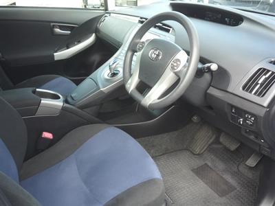 2012 Toyota Prius - Thumbnail