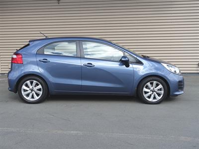 2016 Kia Rio - Thumbnail