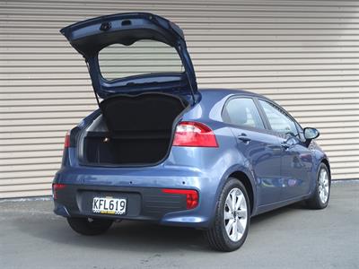 2016 Kia Rio - Thumbnail