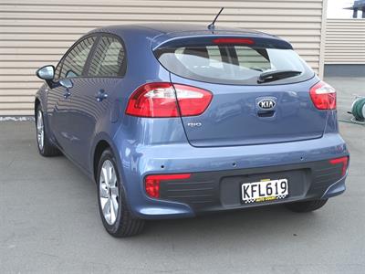2016 Kia Rio - Thumbnail