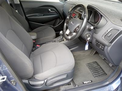 2016 Kia Rio - Thumbnail