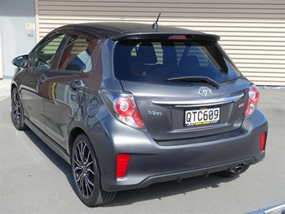 2014 Toyota Vitz - Thumbnail