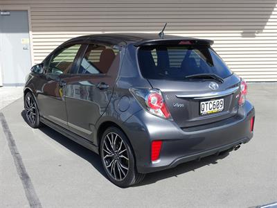 2014 Toyota Vitz - Thumbnail