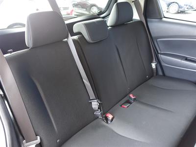 2014 Toyota Vitz - Thumbnail