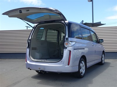 2010 Mazda Biante - Thumbnail