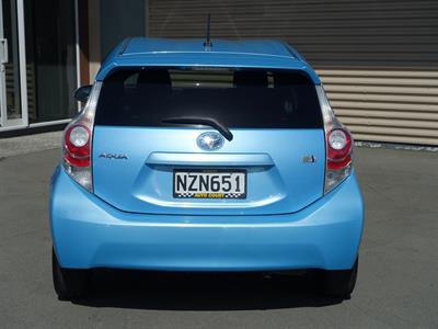 2012 Toyota Aqua - Thumbnail