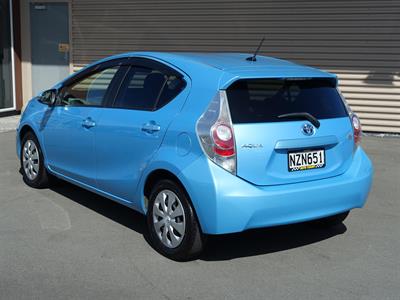 2012 Toyota Aqua - Thumbnail