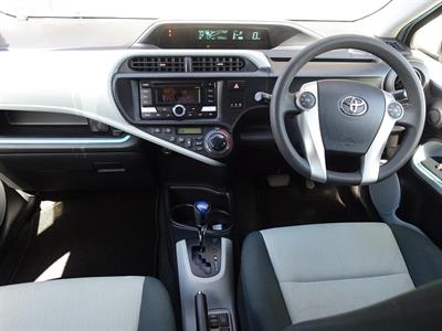 2012 Toyota Aqua - Thumbnail