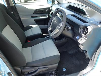 2012 Toyota Aqua - Thumbnail