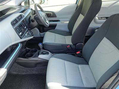 2012 Toyota Aqua - Thumbnail