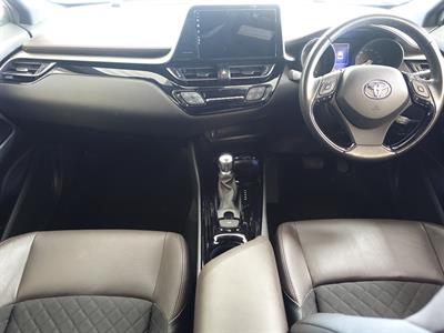 2017 Toyota C-HR - Thumbnail